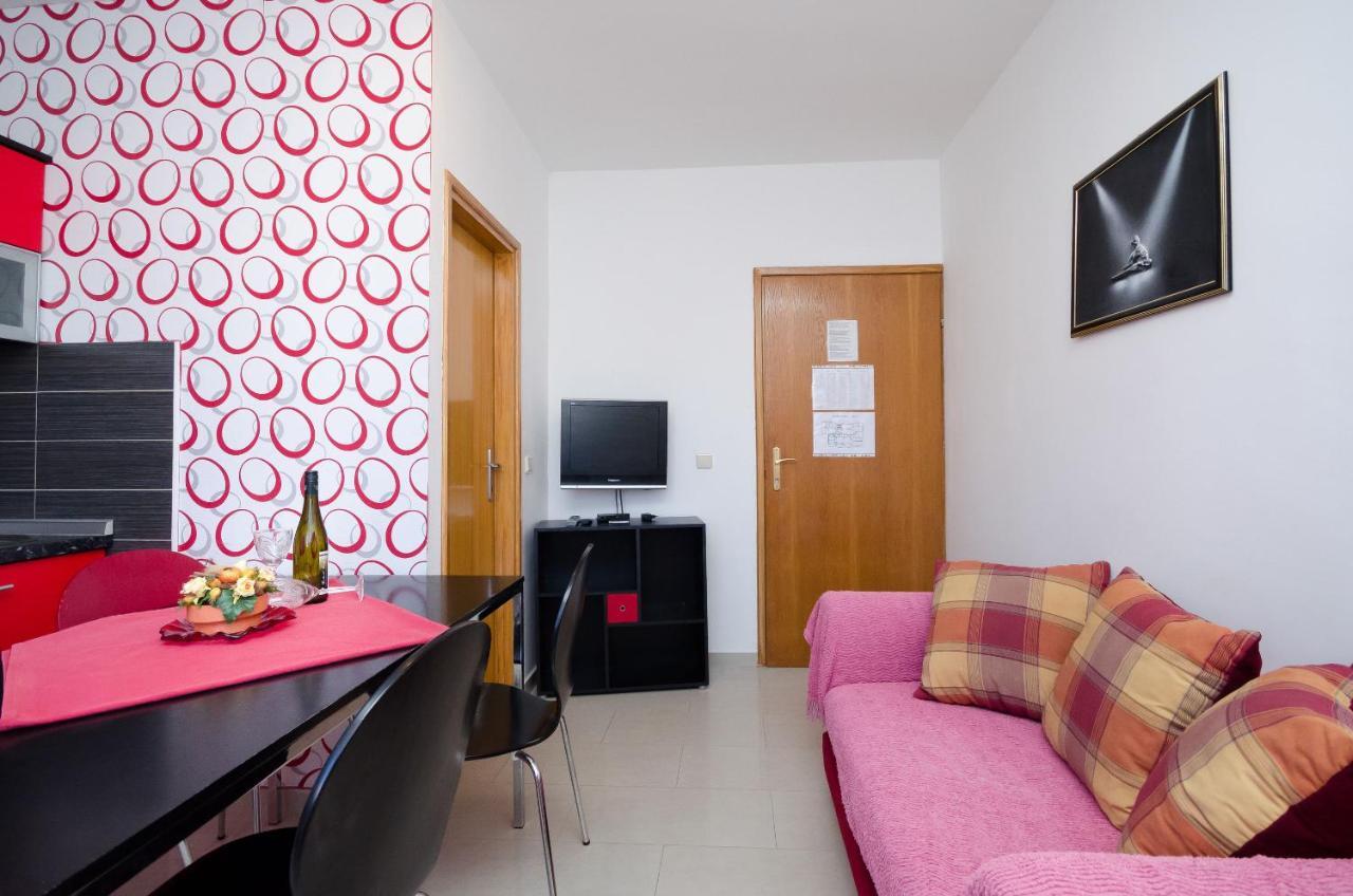 Apartments Helena Lopar Bagian luar foto