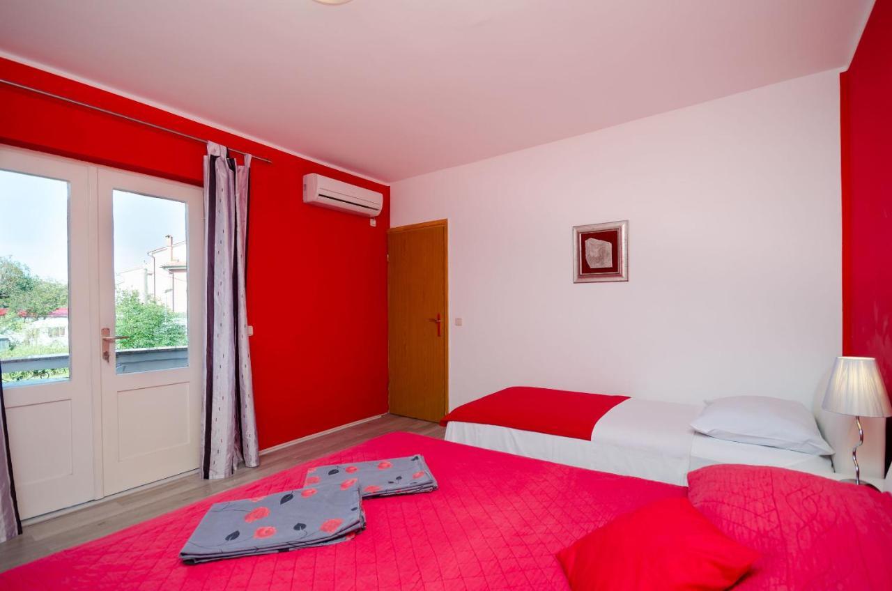 Apartments Helena Lopar Bagian luar foto